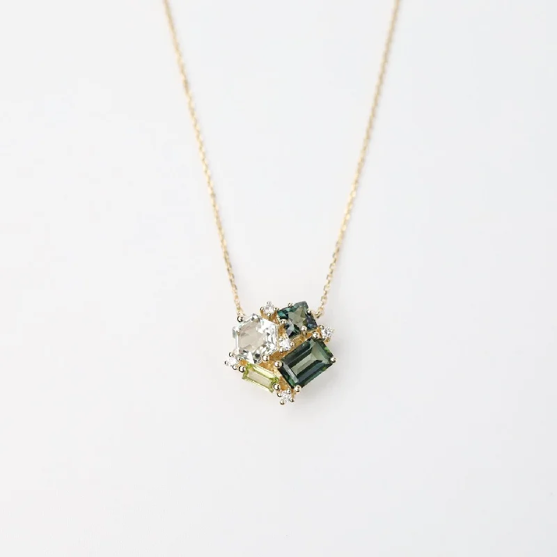 Trendy Crystal Necklace for Fashionistas-Yellow Gold Green Cluster Necklace