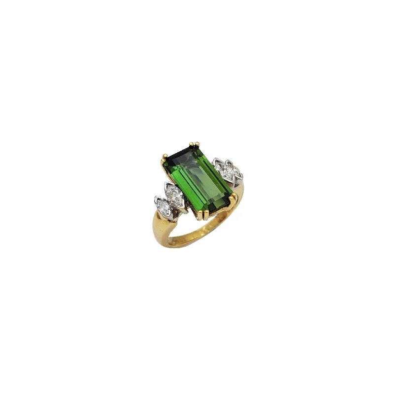 Fashionable Ring with Colored Stones-Baguette Shape Peridot and Marquise Diamond Ring (18K)