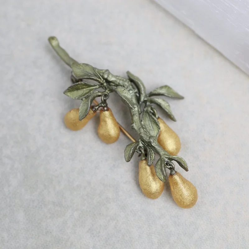 Customizable Heart-Shaped Brooch for Bridesmaids-Golden Pear Brooch