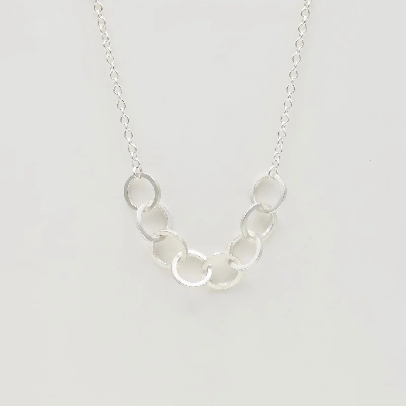 Simple Gold Necklace for Everyday Use-Circle Link Chain Necklace in Polished Silver