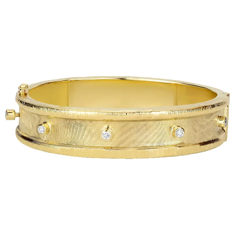 Luxury Gold Bangles with Emerald and Diamond Inlay-Bangle - Diamond (2280C)